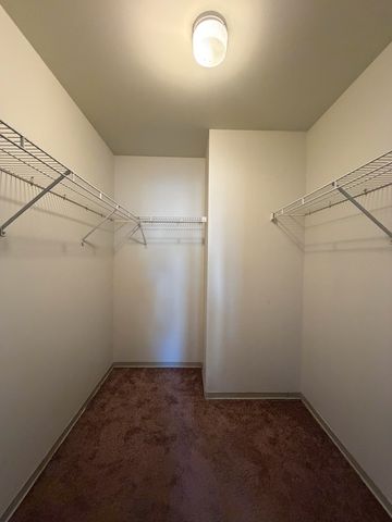 104 Glengarry Drive 105, Bloomingdale, IL 60108