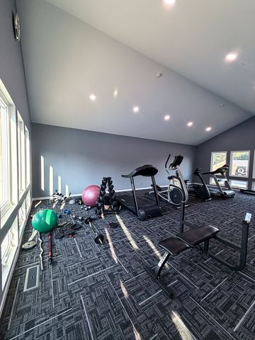 104 Glengarry Drive 105, Bloomingdale, IL 60108