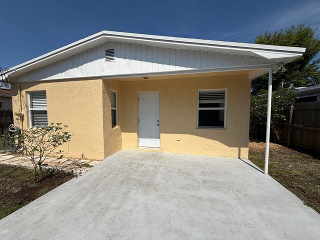 1405 N J Terrace, Lake Worth Beach, FL 33460