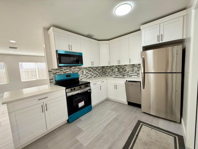 1405 N J Terrace, Lake Worth Beach, FL 33460