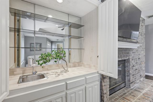1218 Sycamore Drive, Carrollton, TX 75007