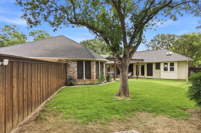 1218 Sycamore Drive, Carrollton, TX 75007