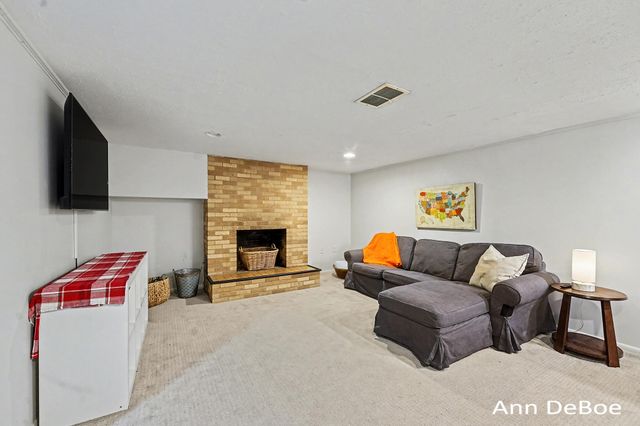 75 Oswego Street NW, Grand Rapids, MI 49504