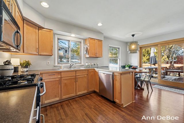 75 Oswego Street NW, Grand Rapids, MI 49504