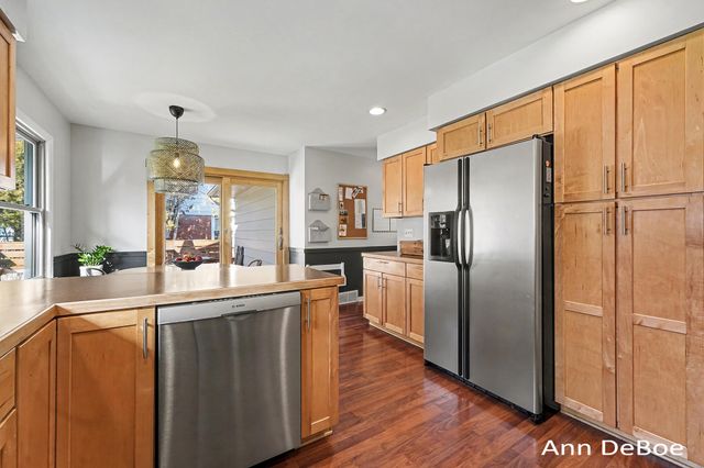 75 Oswego Street NW, Grand Rapids, MI 49504