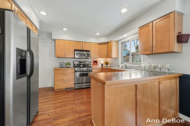 75 Oswego Street NW, Grand Rapids, MI 49504