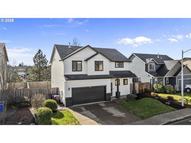 924 JULIE Ln, Molalla, OR 97038