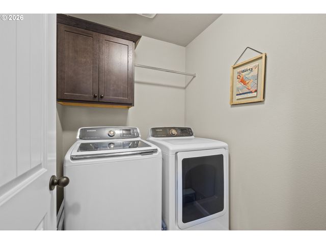 924 JULIE Ln, Molalla, OR 97038