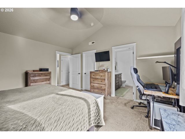 924 JULIE Ln, Molalla, OR 97038