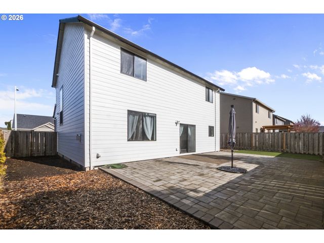 924 JULIE Ln, Molalla, OR 97038