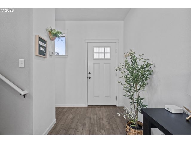 924 JULIE Ln, Molalla, OR 97038