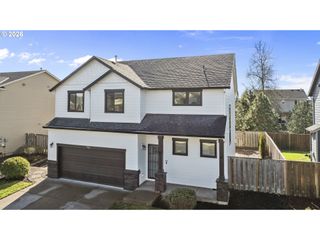 924 JULIE Ln, Molalla, OR 97038