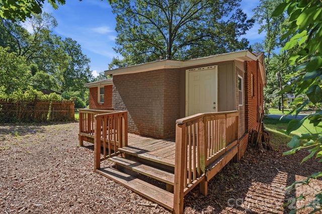 1805 Purser Drive, Charlotte, NC 28215