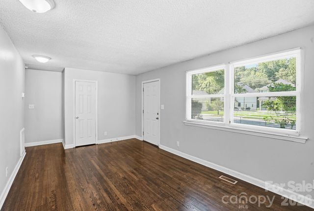 1805 Purser Drive, Charlotte, NC 28215