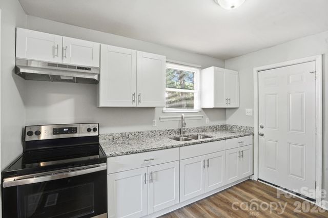 1805 Purser Drive, Charlotte, NC 28215