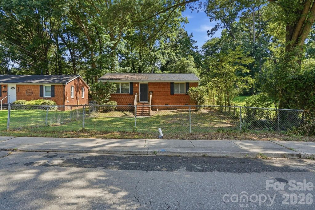 1805 Purser Drive, Charlotte, NC 28215