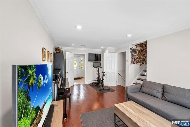 364 Knickerbocker Road, Cresskill, NJ 07626