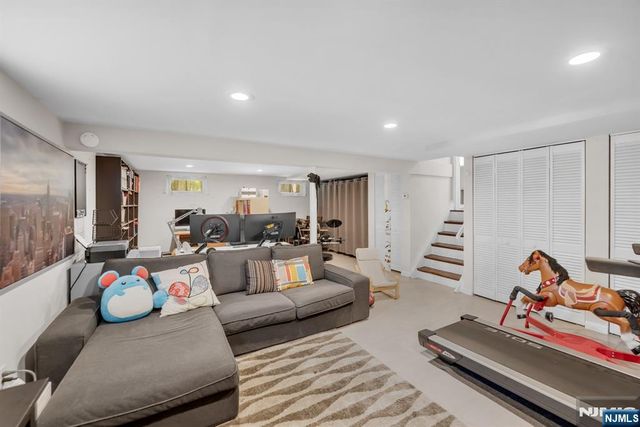 364 Knickerbocker Road, Cresskill, NJ 07626