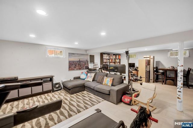 364 Knickerbocker Road, Cresskill, NJ 07626