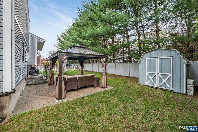 364 Knickerbocker Road, Cresskill, NJ 07626