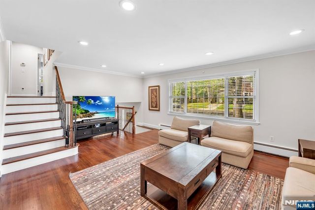 364 Knickerbocker Road, Cresskill, NJ 07626