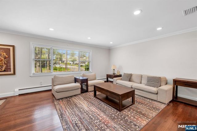 364 Knickerbocker Road, Cresskill, NJ 07626