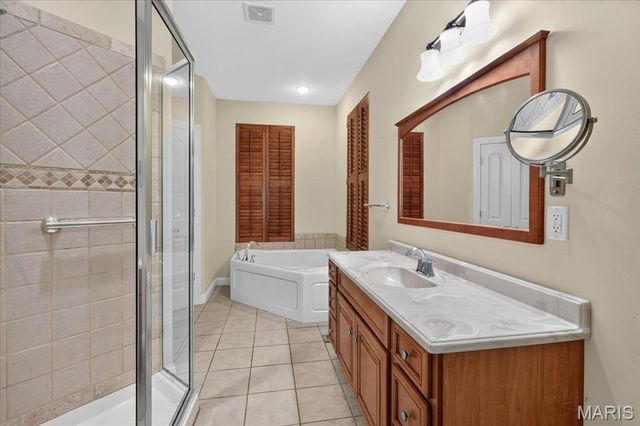 1549 Paradise Valley Drive, High Ridge, MO 63049