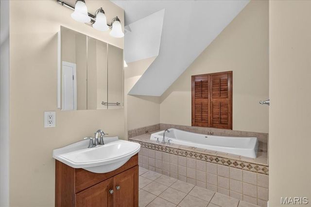 1549 Paradise Valley Drive, High Ridge, MO 63049