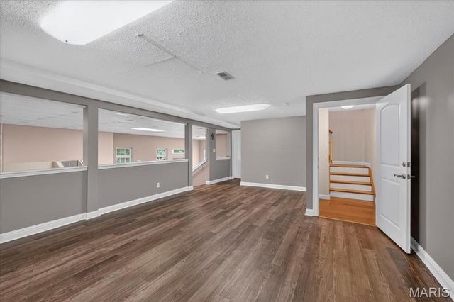 1549 Paradise Valley Drive, High Ridge, MO 63049