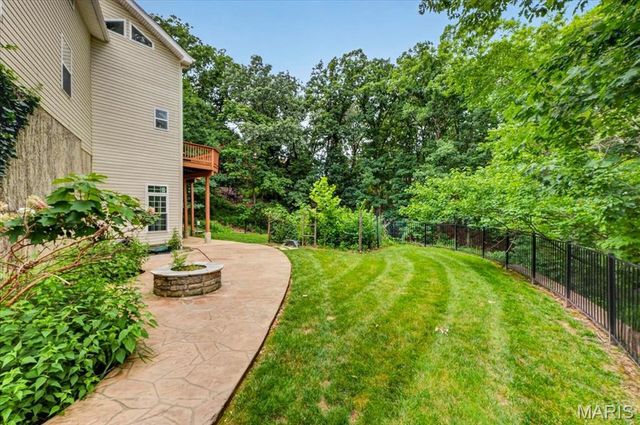 1549 Paradise Valley Drive, High Ridge, MO 63049