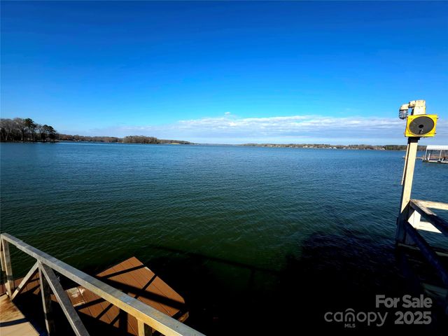 220 Yachtsman Drive, Salisbury, NC 28146
