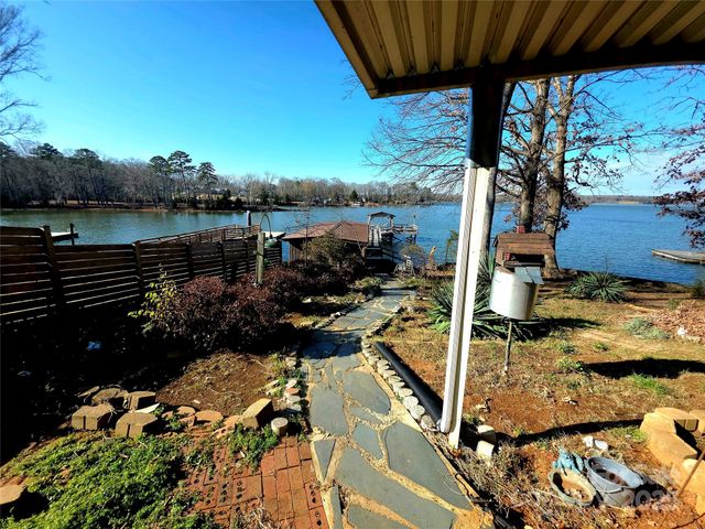 220 Yachtsman Drive, Salisbury, NC 28146