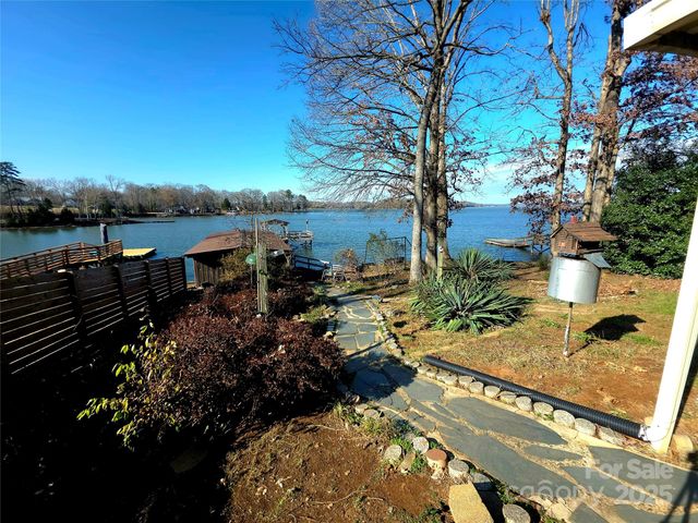 220 Yachtsman Drive, Salisbury, NC 28146