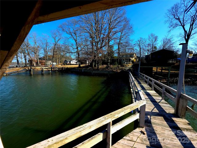 220 Yachtsman Drive, Salisbury, NC 28146