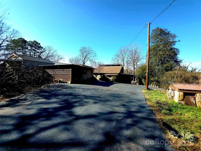 220 Yachtsman Drive, Salisbury, NC 28146
