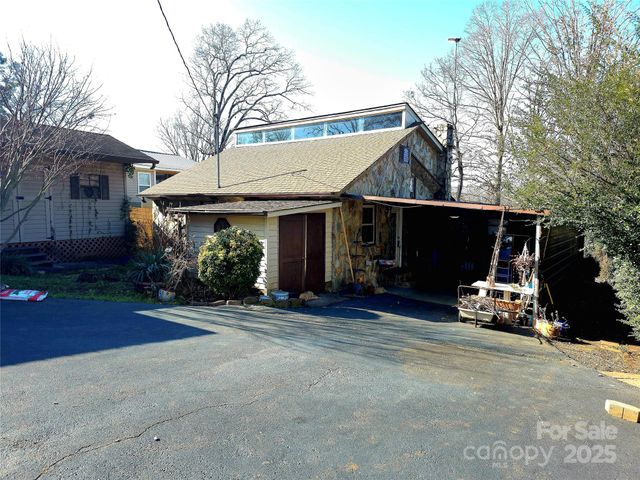 220 Yachtsman Drive, Salisbury, NC 28146