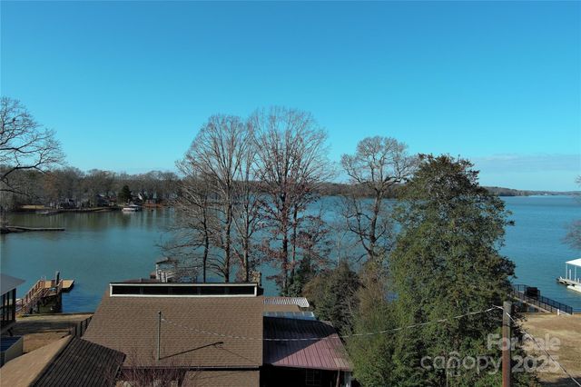 220 Yachtsman Drive, Salisbury, NC 28146