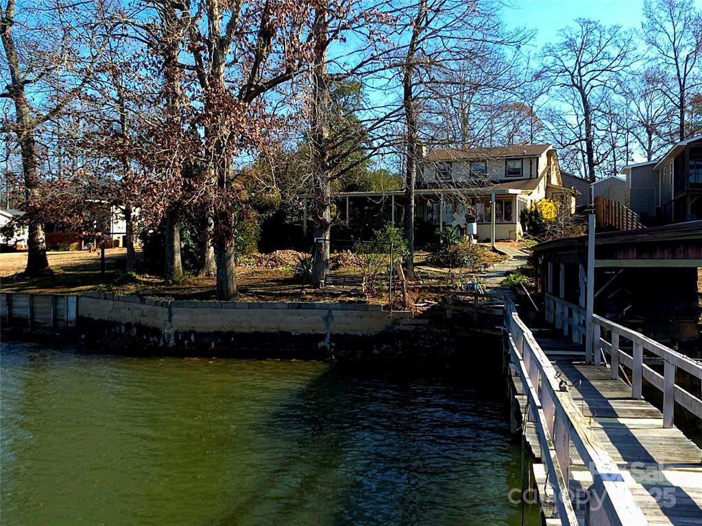 220 Yachtsman Drive, Salisbury, NC 28146