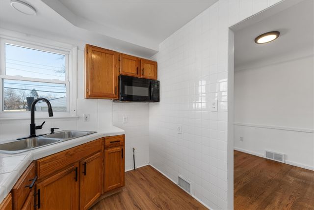 18926 Ashton Avenue, Detroit, MI 48219