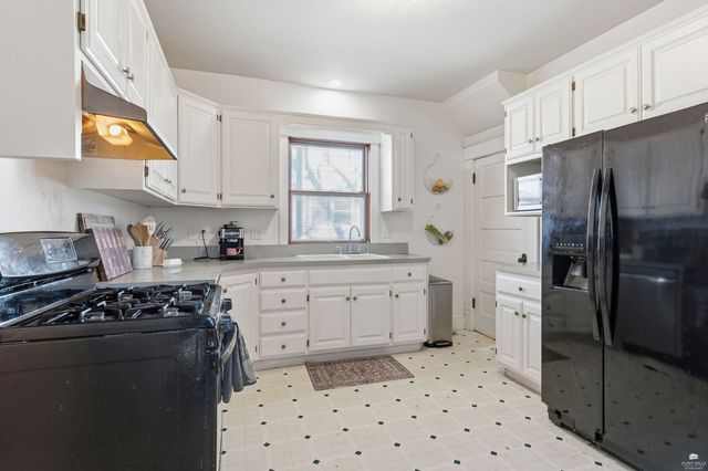 411 Vine Street, Wamego, KS 66547