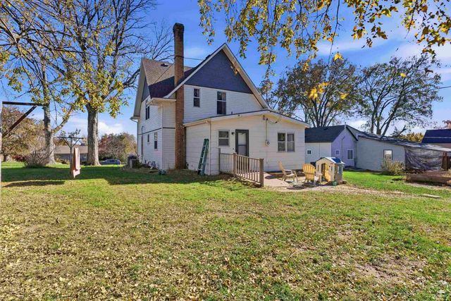 411 Vine Street, Wamego, KS 66547