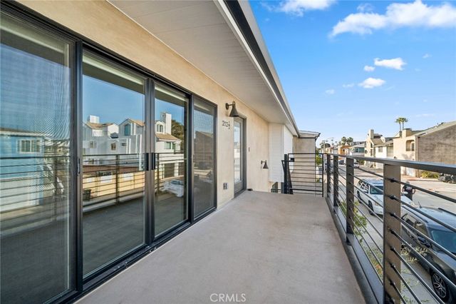 212 40th Street B, Newport Beach, CA 92663