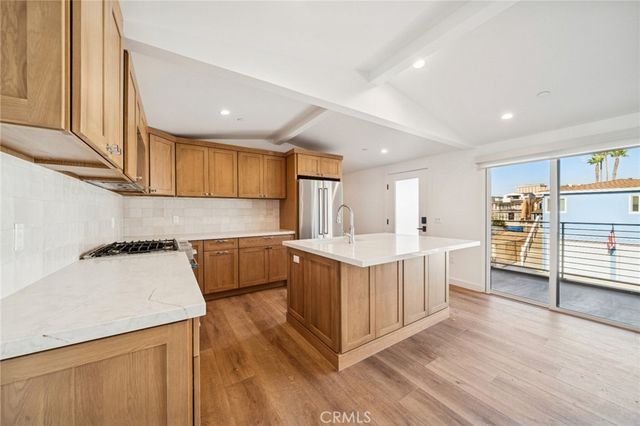 212 40th Street B, Newport Beach, CA 92663