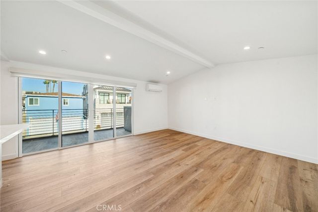 212 40th Street B, Newport Beach, CA 92663