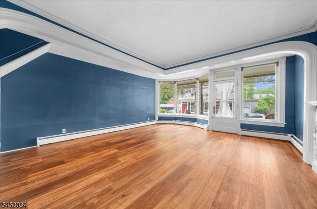 47 Main St, Califon Boro, NJ 07830