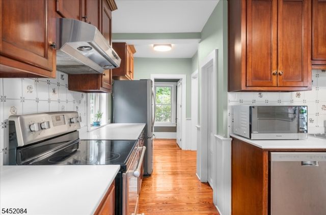 47 Main St, Califon Boro, NJ 07830