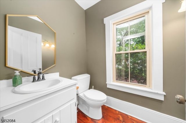 47 Main St, Califon Boro, NJ 07830