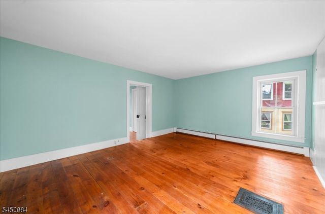 47 Main St, Califon Boro, NJ 07830