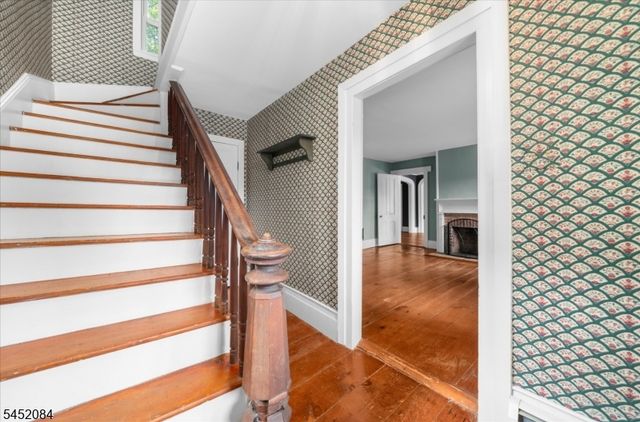47 Main St, Califon Boro, NJ 07830