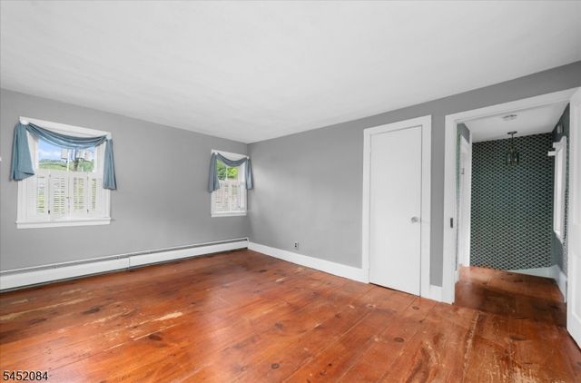 47 Main St, Califon Boro, NJ 07830